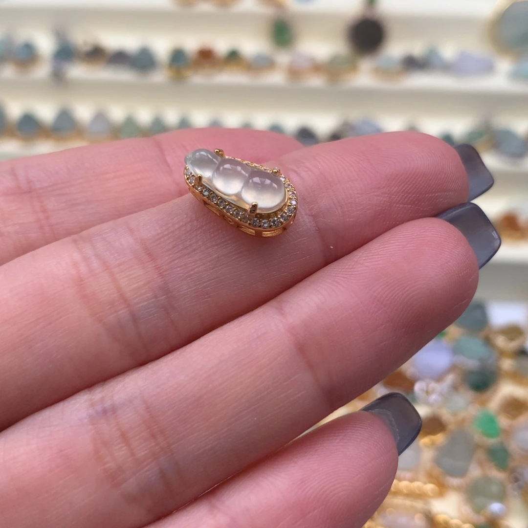 翡翠银S925镶嵌颈饰豆子