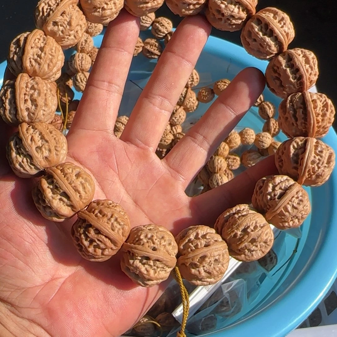 大***头文玩核桃吊坠方敦磨盘核桃