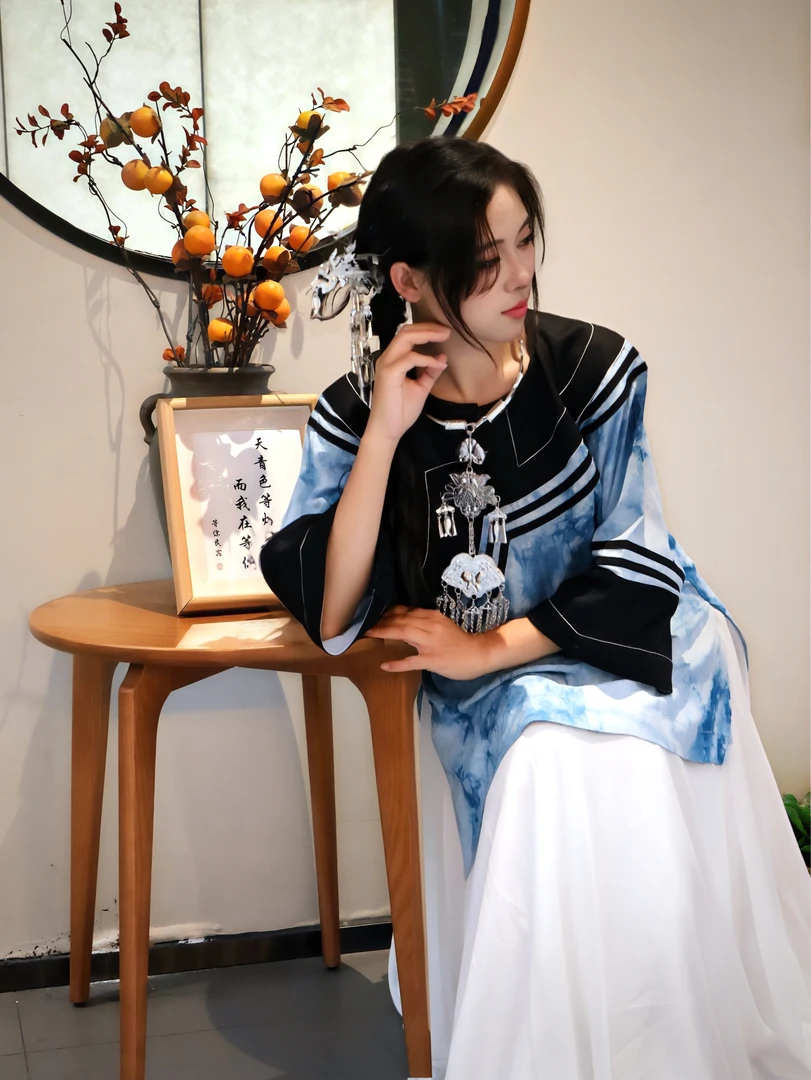 复古风清新扎染风苗族服饰少数民族日常款蓝色