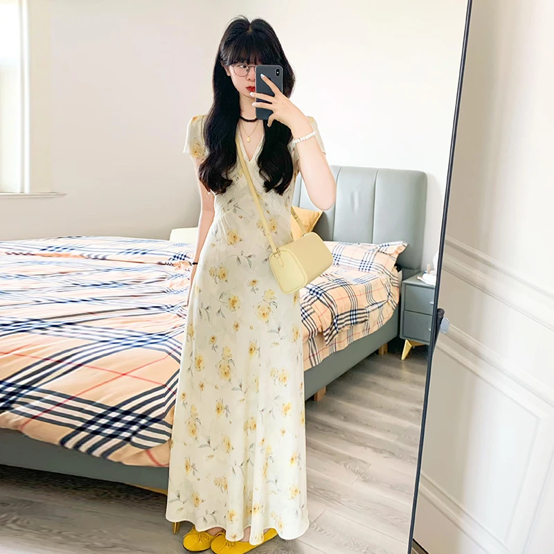 2375法式黄色蕾丝V领碎花连衣裙子女夏日绝美气质显瘦超好看长裙