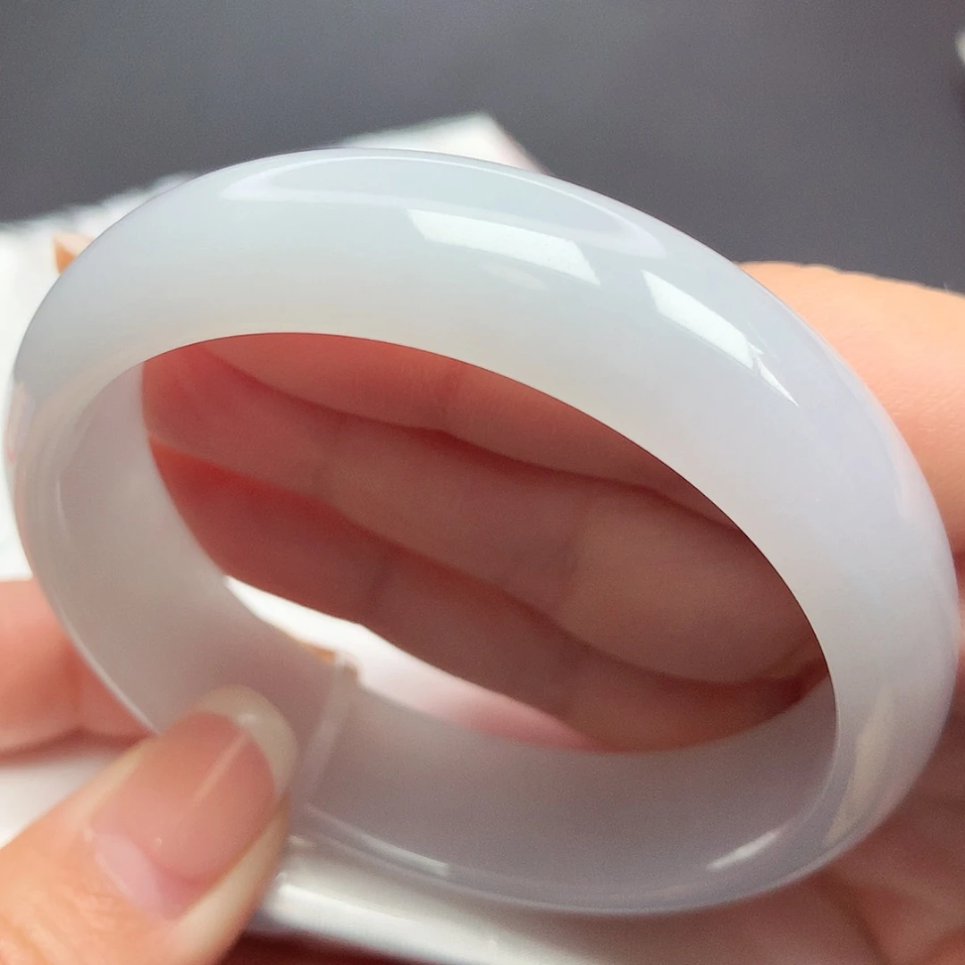 翡翠手镯未镶嵌56圈口