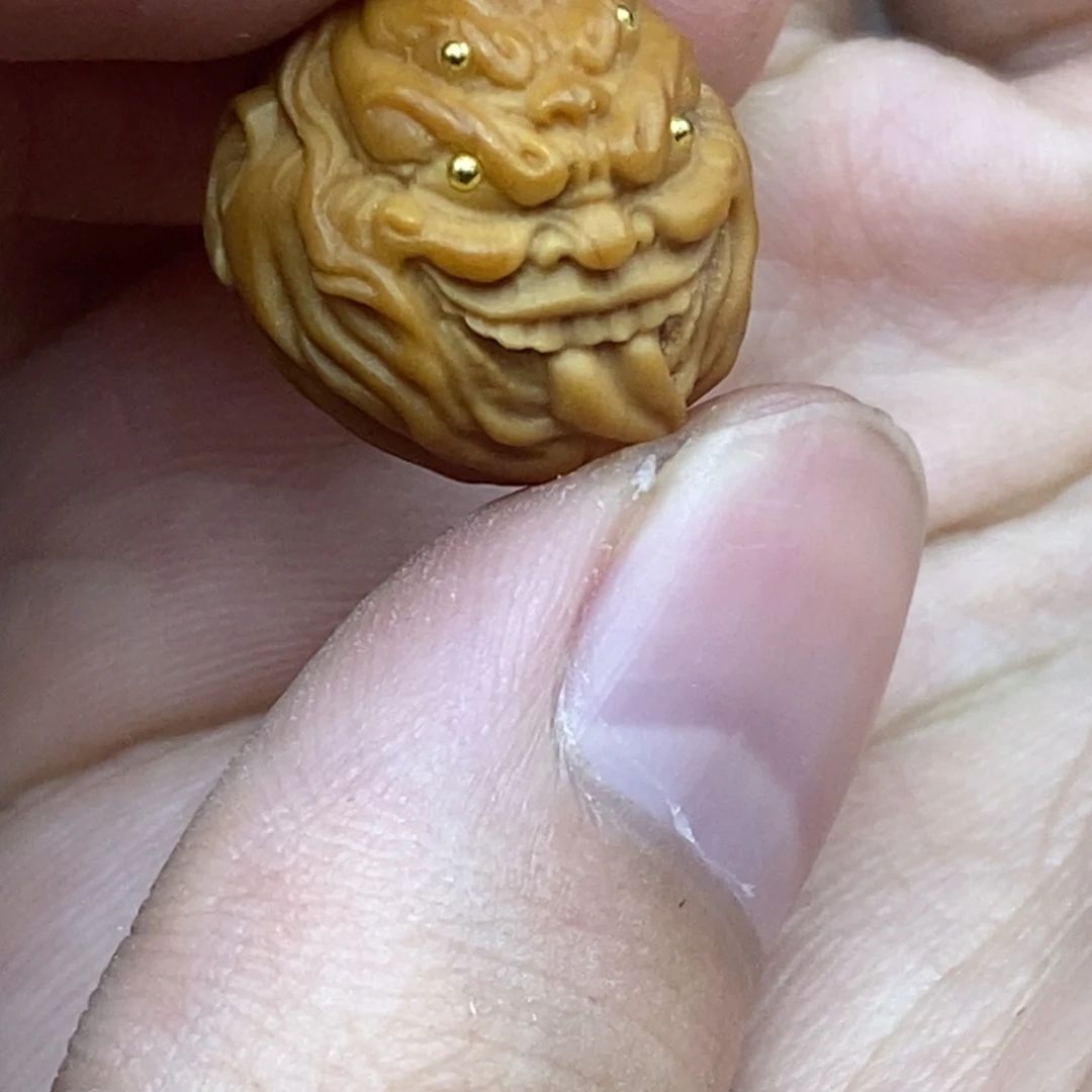 吊坠猴头核桃镶嵌眼舔僧