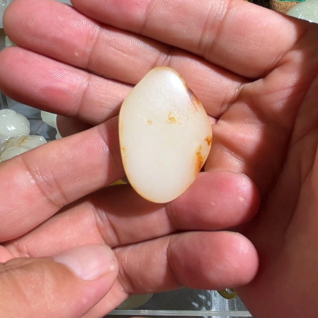 用***1和田玉未镶嵌颈饰