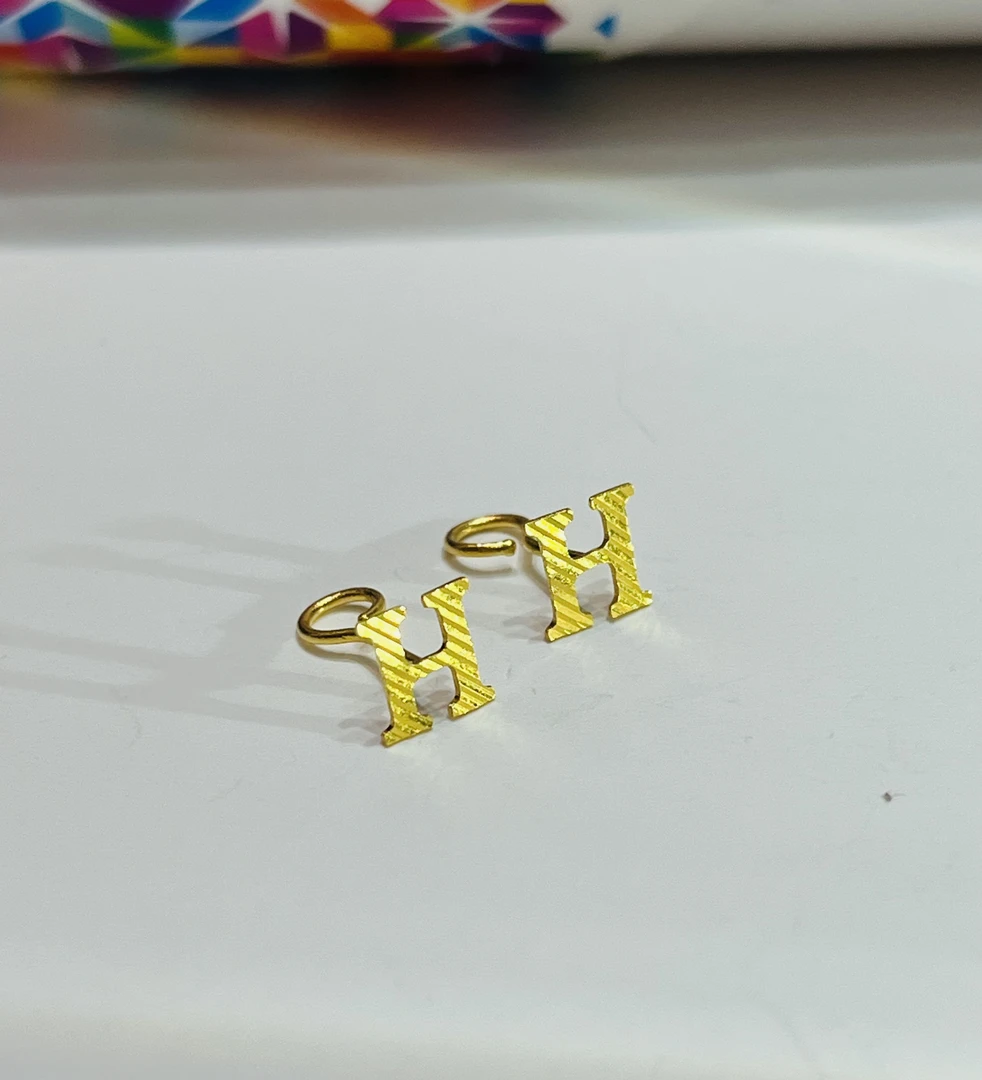 秋日特惠 足金999 气质女神“H”弯针黄金耳钉 简单大气时尚气质