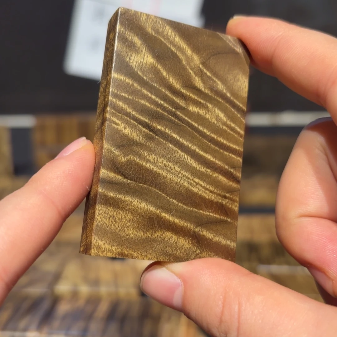 卡***南金丝楠木无事牌材料