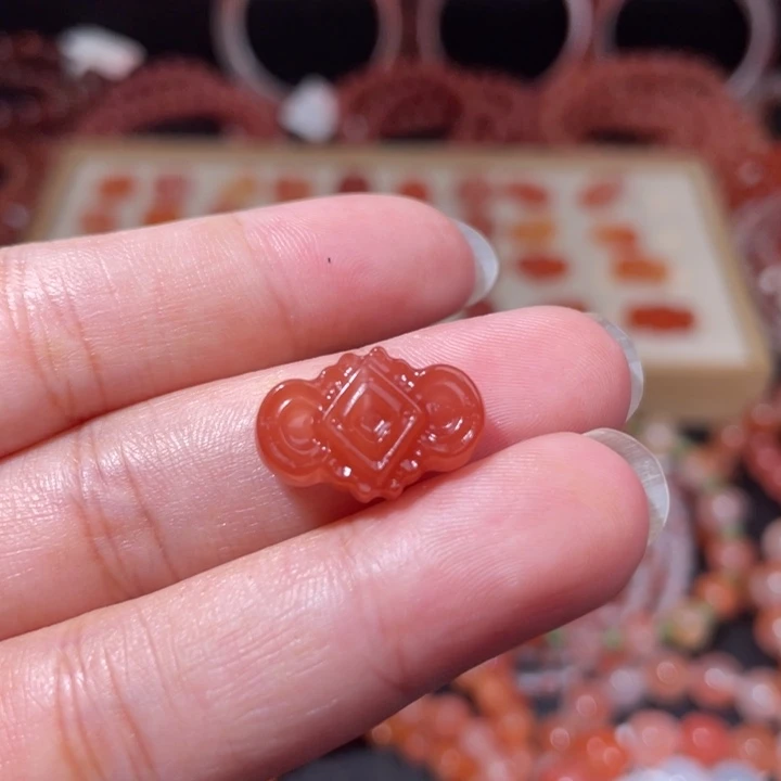 南红玛瑙未镶嵌中国结1240