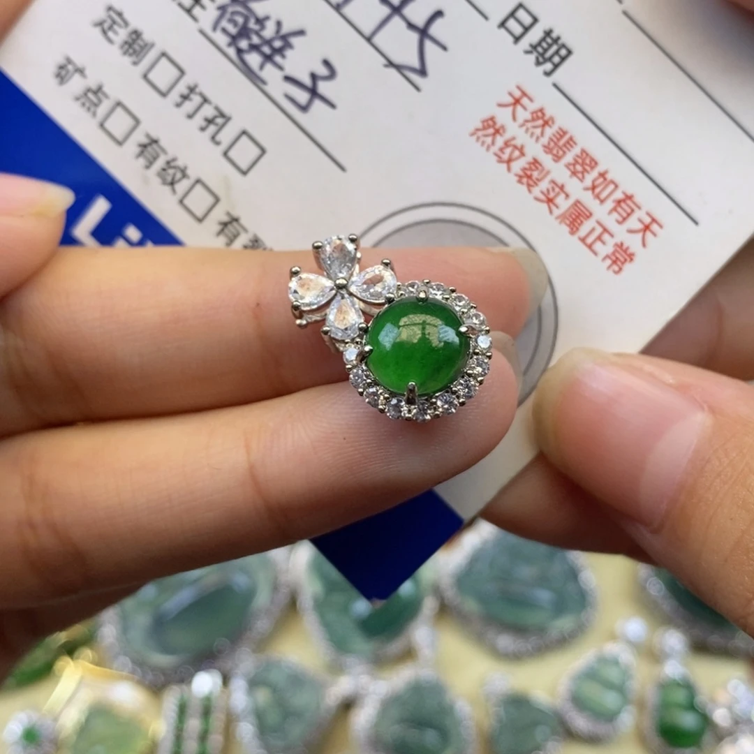 翡翠未镶嵌颈饰天然