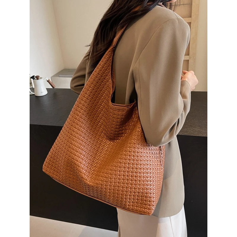 复古手工编织包包女式2025新款潮韩国小众托特包休闲大容量腋下包