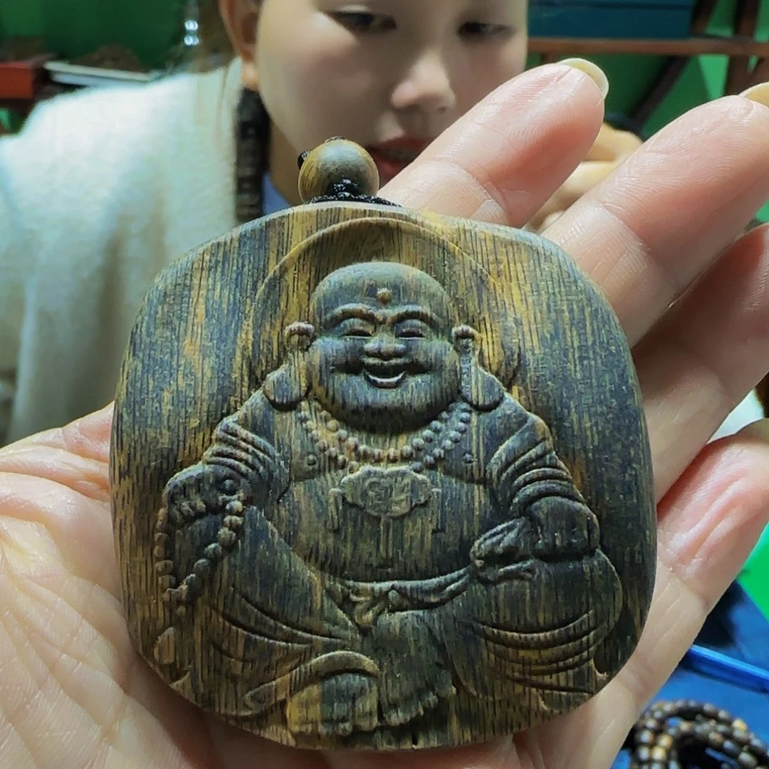 沉香沉香碎屑海南白奇乌身老料佛公带绳20.5克