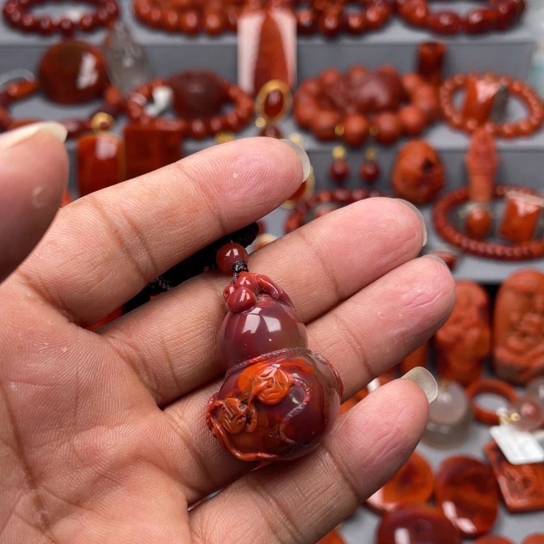 南红玛瑙未镶嵌珠宝奇石吊坠