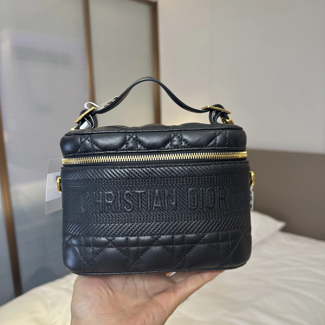 99新 DIOR/迪奥 Dior新款vanity 小号化妆包黑金斜挎包/JM0005
