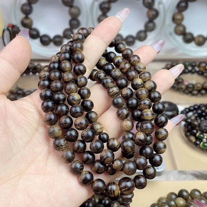 沉香手串在*上越南芽庄白奇玉化留疤嘤子虎斑