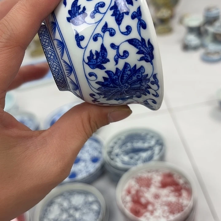 瓷片青花缠枝莲大压手杯景德镇