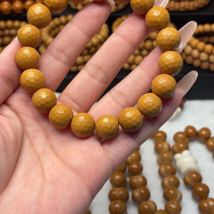 林***狗猴头核桃吊坠全品钻石面