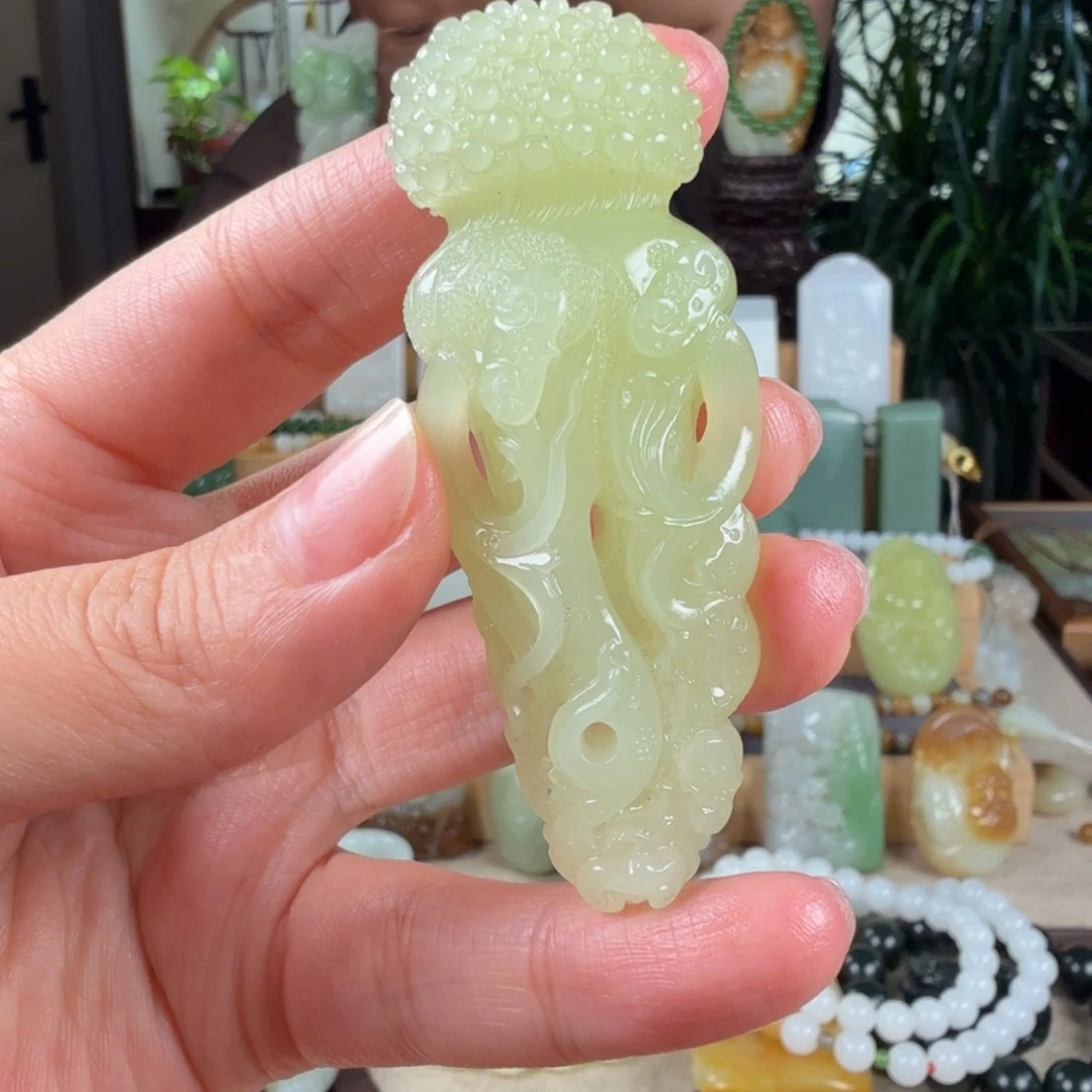 ****励颈饰未镶嵌和田玉