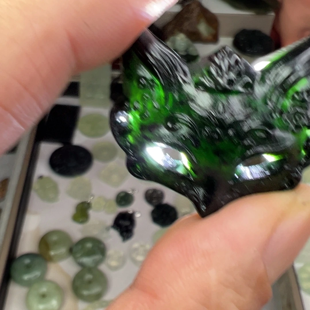 岫玉未镶嵌颈饰501