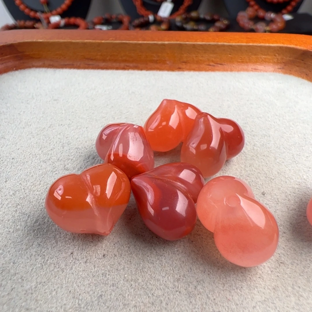 南红玛瑙未镶嵌（屁桃11*13mm发一