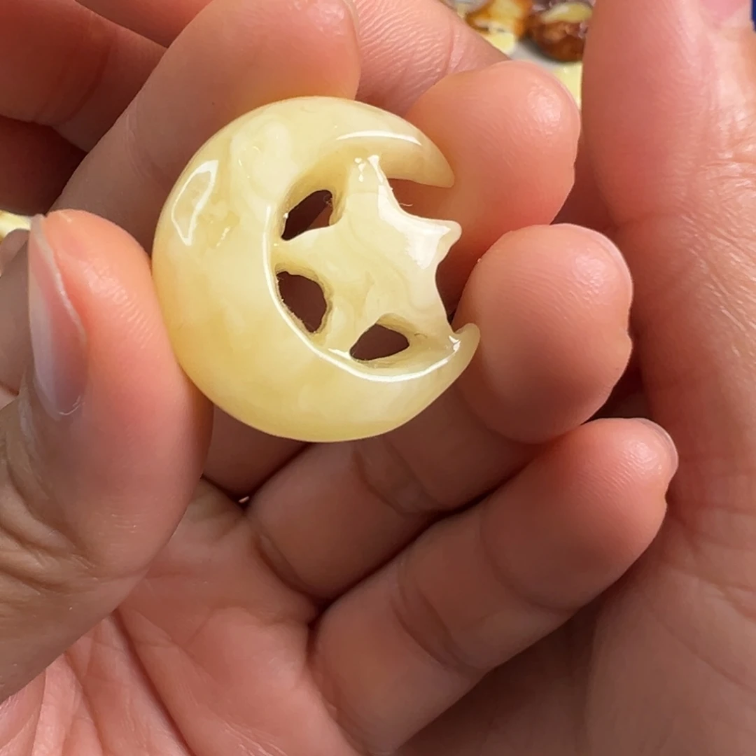 蜜蜡未镶嵌裸石微瑕