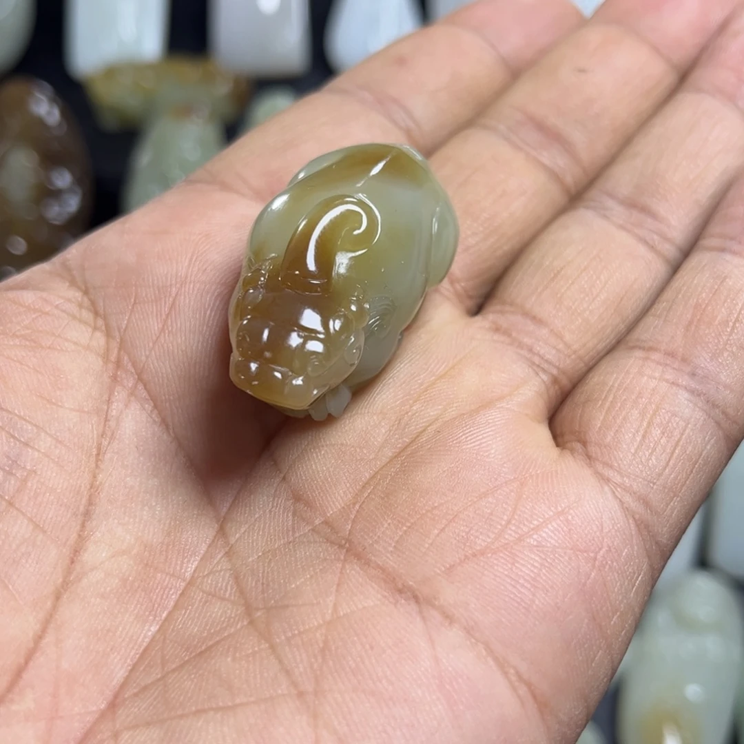 和田玉（糖玉）未镶嵌颈饰