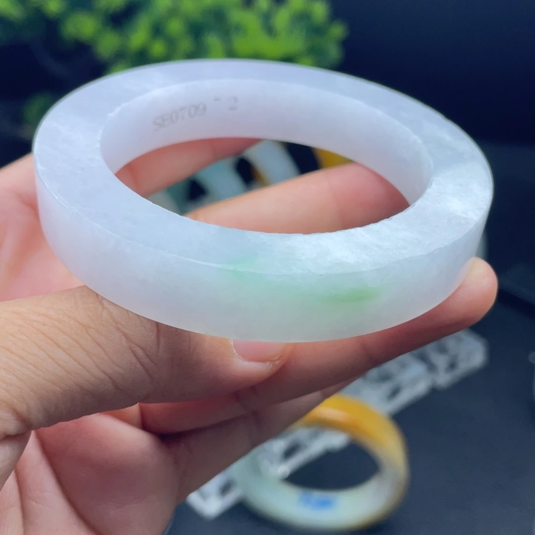 未镶嵌不退不换定制翡翠