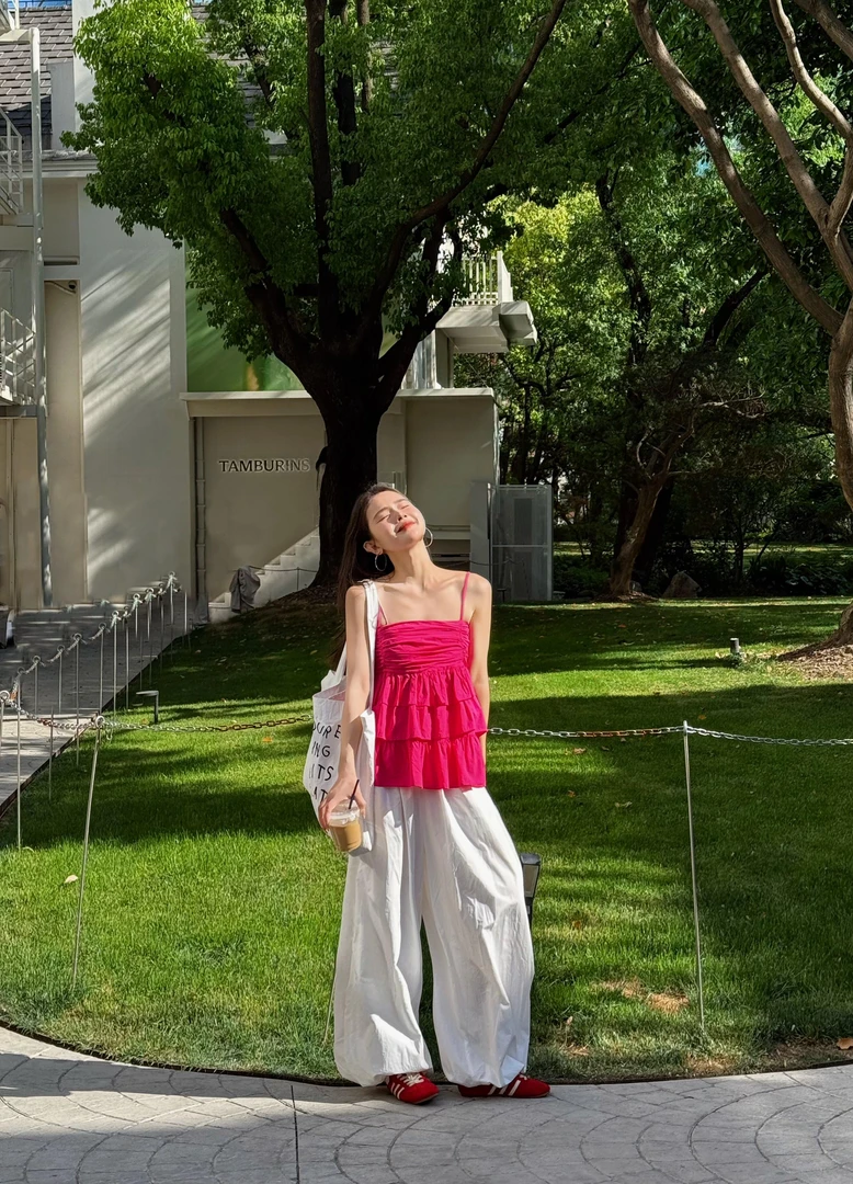 炸街独特漂亮超好看套装女多巴胺玫粉色荷叶边吊带简约百搭裤子夏