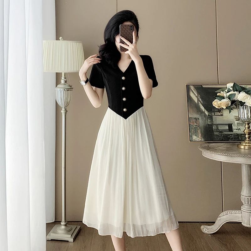 法式气质V领连衣裙女2025夏设计感拼接网纱收腰显瘦高档洋气裙子