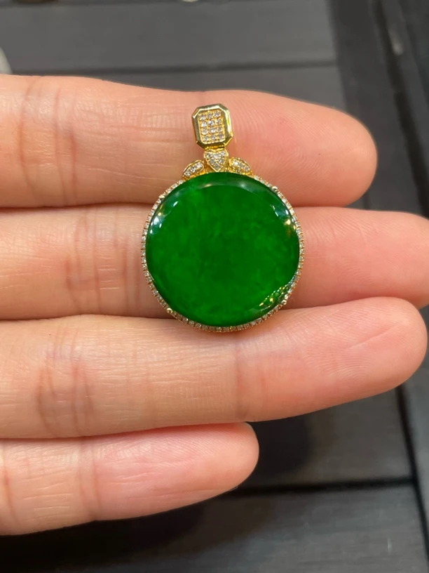 天然翡翠A货吊坠