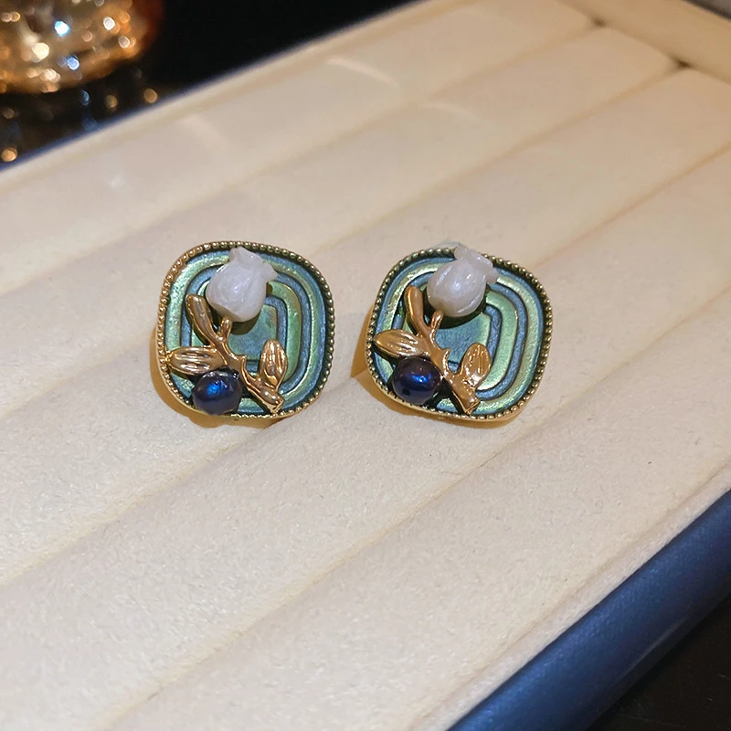 不锈钢耳饰 方型花朵耳钉宫廷风复古小众耳环轻奢高级耳饰058