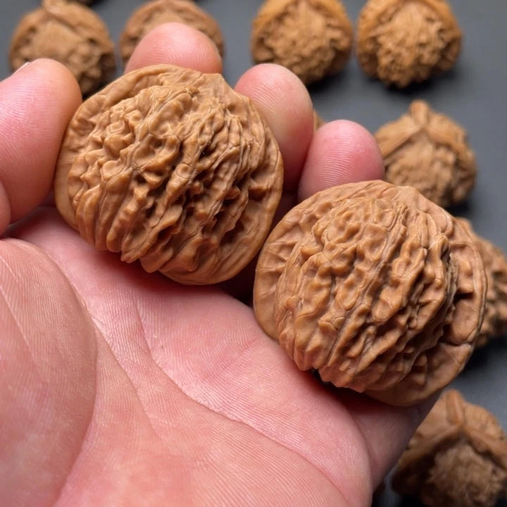 文玩核桃吊坠四座楼