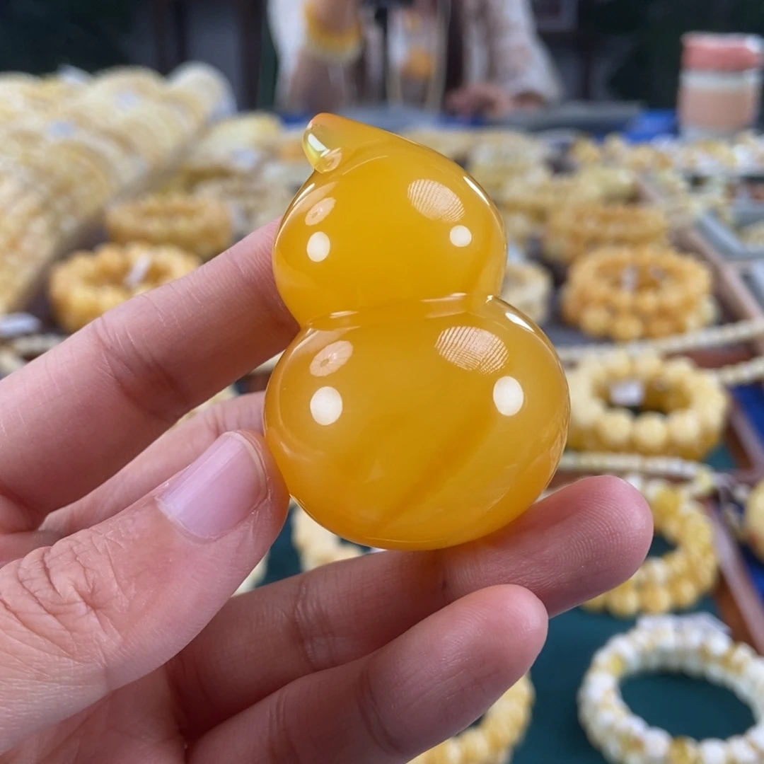 琥珀未镶嵌珠宝奇石35.03鸡油红葫芦吊坠