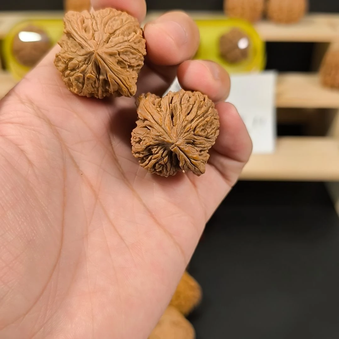 吊坠文玩核桃南疆双色球