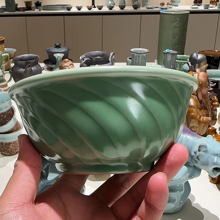 龙泉青瓷豆青面碗