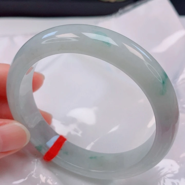 翡翠手镯未镶嵌58圈口
