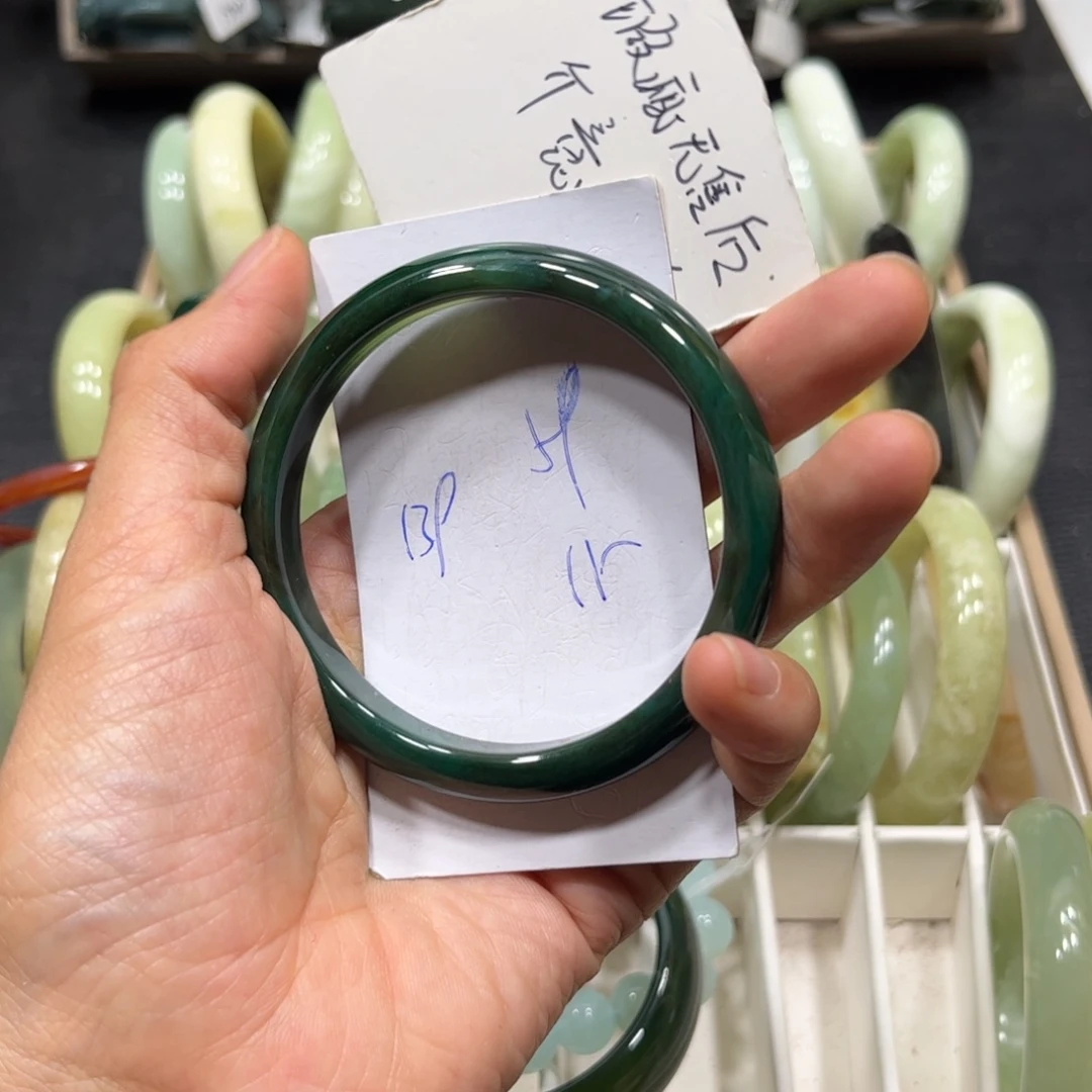 未镶嵌蛇纹石玉手镯