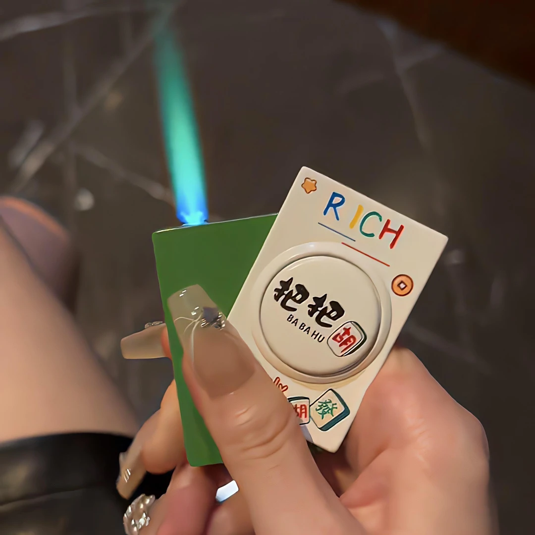 2025年冬季创意旋转麻将侧滑防风打火机绿色火焰创意炫酷国潮网红