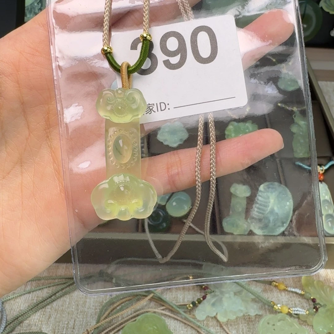 蛇纹石玉项链未镶嵌