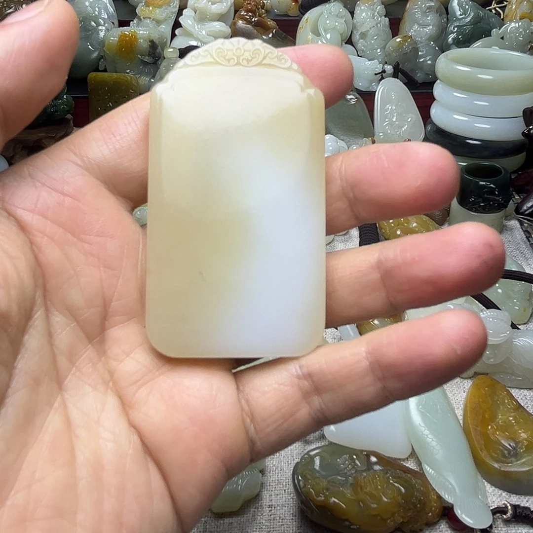 莫***忘和田玉未镶嵌挂件