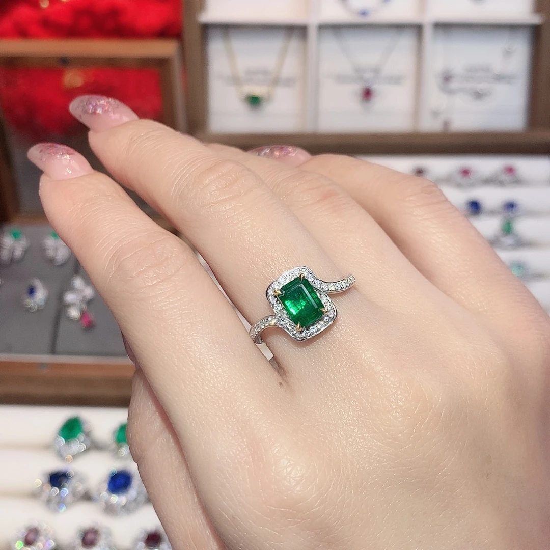 祖母绿戒指18K金镶嵌1.24ct/天然宝石/七天无理由