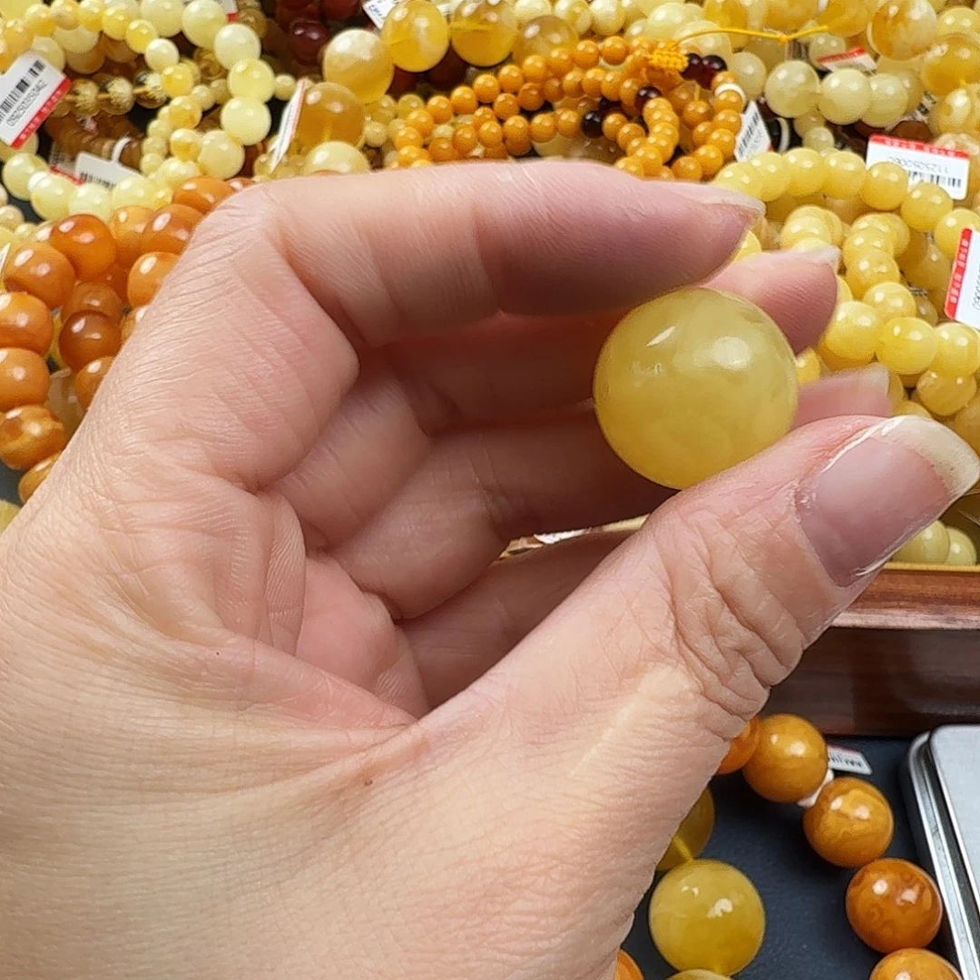 琥珀未镶嵌珠宝奇石