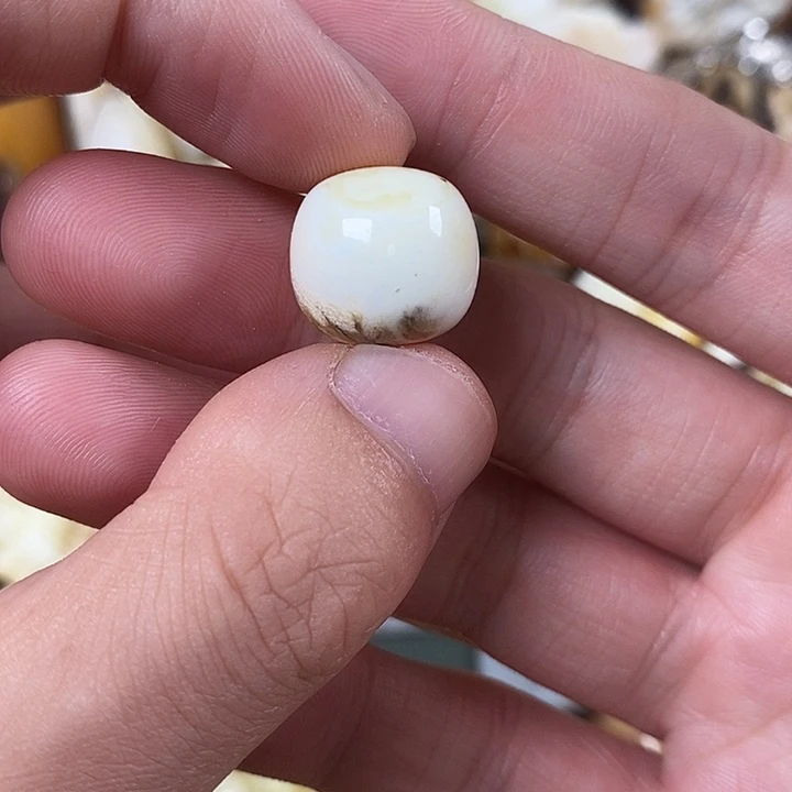 未镶嵌琥珀裸石我