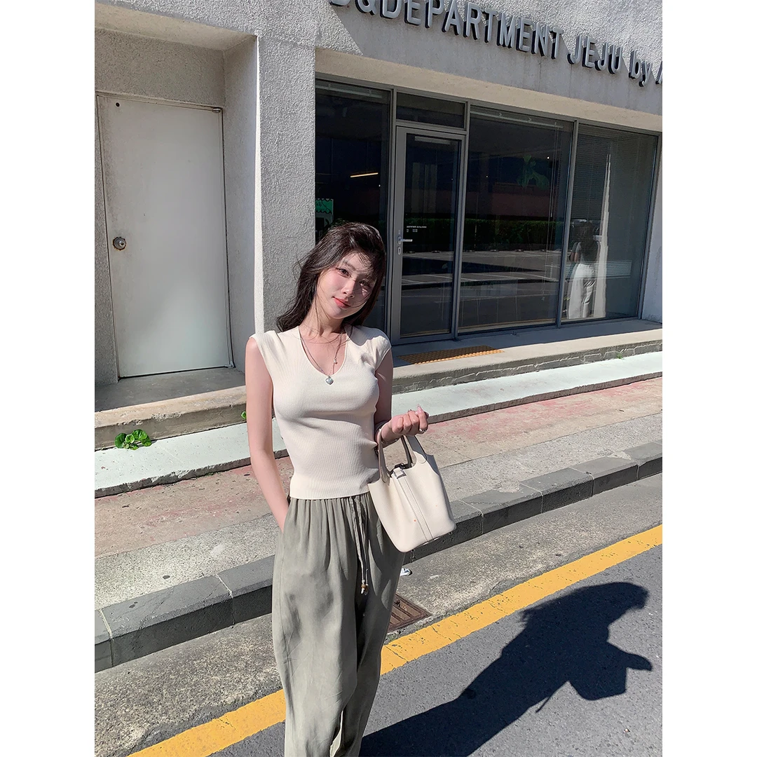 ACHI大也池天丝白色v领无袖背心t恤女夏气质简约百搭修身针织上衣