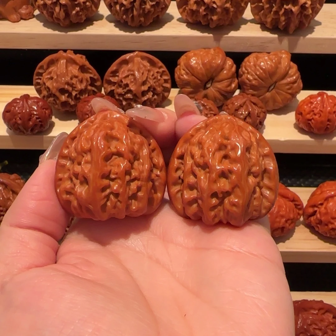 文玩核桃吊坠白狮子37精品2910