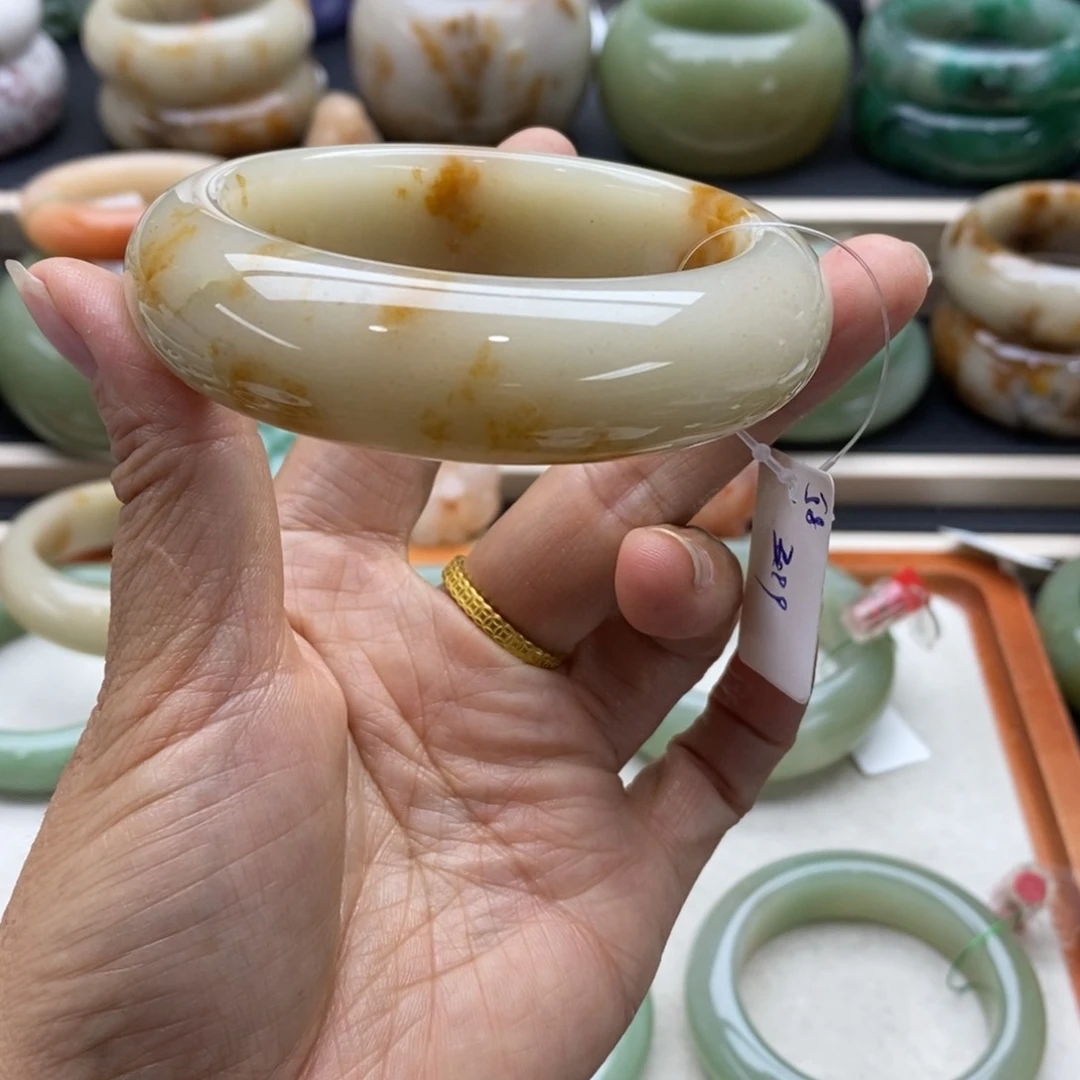 未镶嵌手镯石英质玉清**语