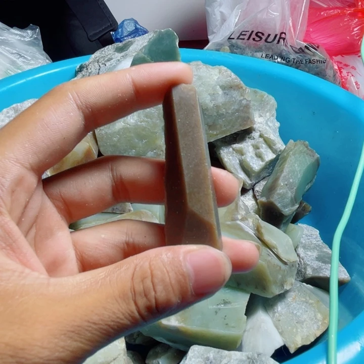 未镶嵌和田玉（糖玉）珠宝半成品