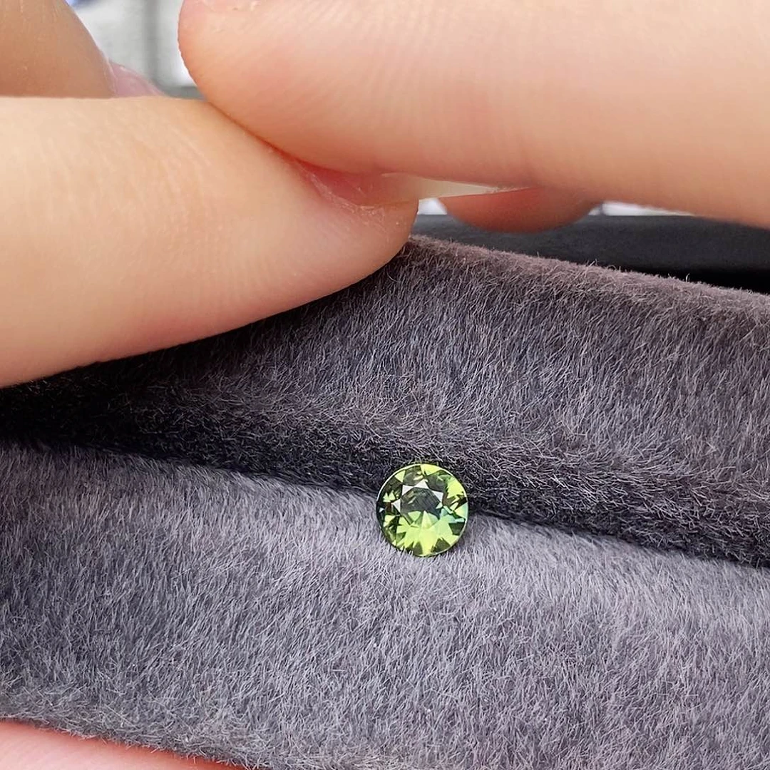 裸石蓝宝石无烧正圆玻璃体明亮0.70ct/3219号