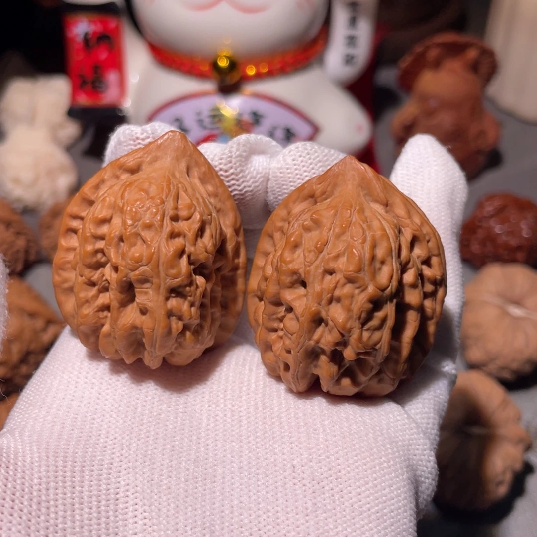 文玩核桃吊坠赤龙鸡心34*38。C5903