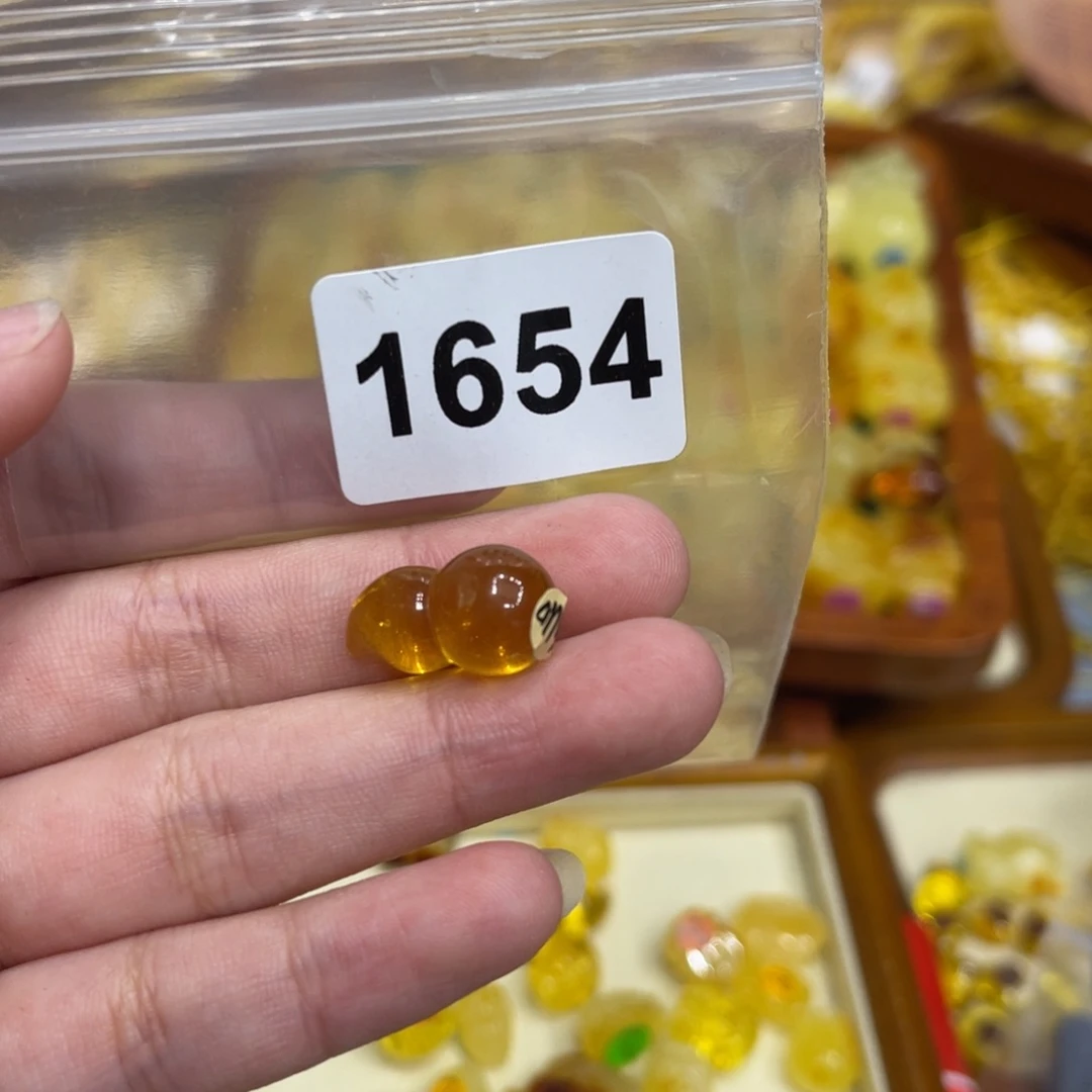 琥珀珠宝奇石未镶嵌