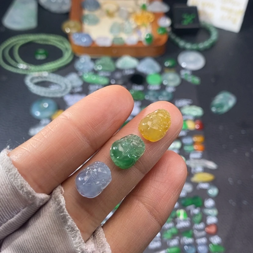 【闪购商品】翡翠挂件未镶嵌貔貅