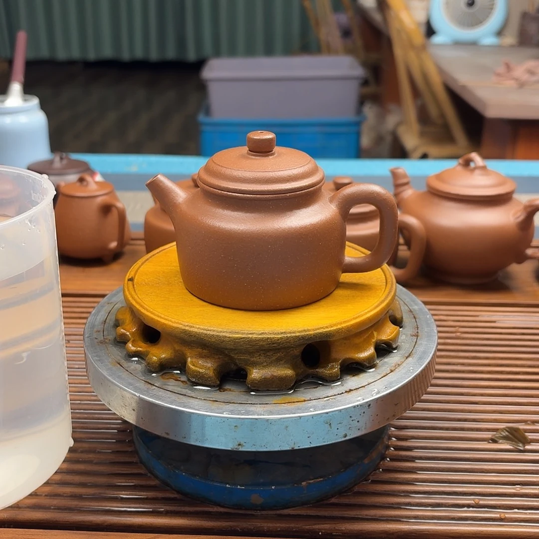 紫砂茶壶半手工制作