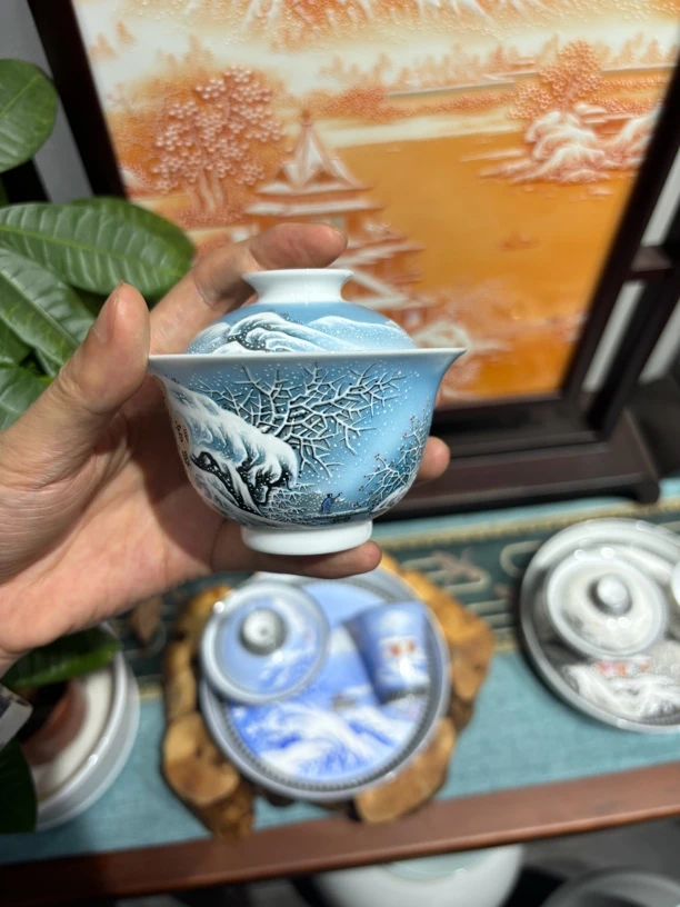 粉彩夜景雪景两才盖碗